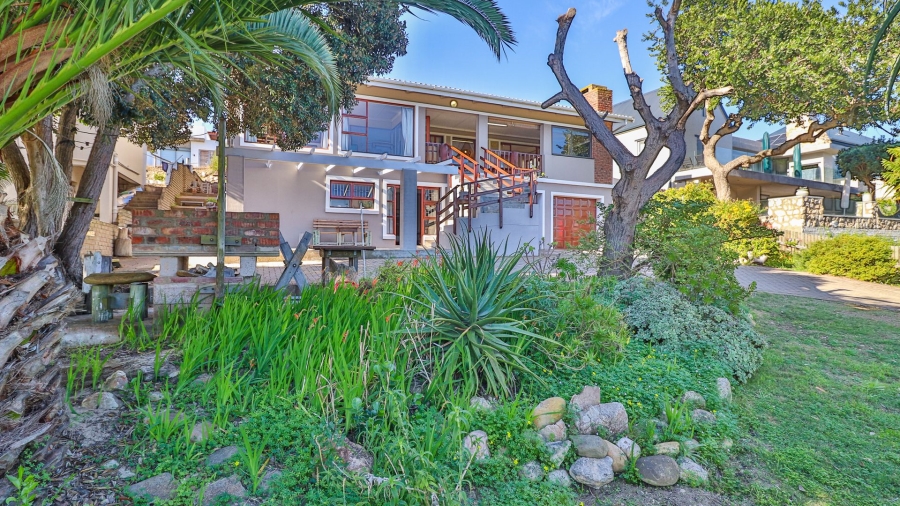 4 Bedroom Property for Sale in Stilbaai Oos Western Cape